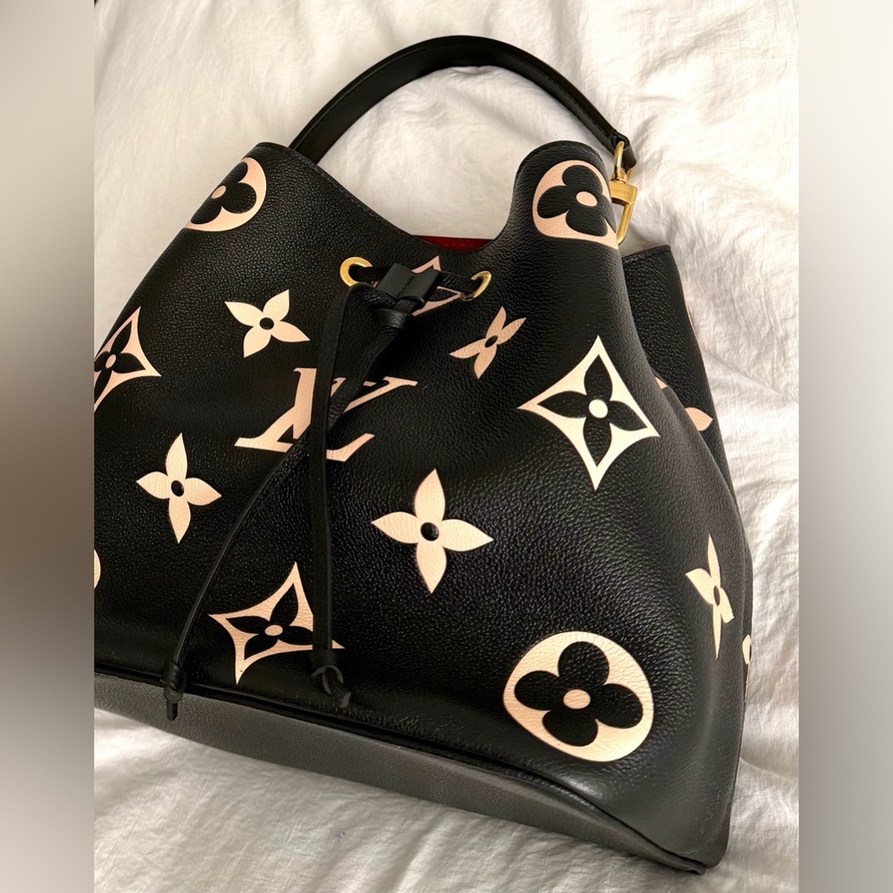 👑✅PRICE FIRM✅AUTHENTIC Louis Vuitton Bicolor Giant Neonoe MM - Picture 8 of 16